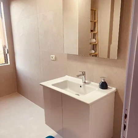 Cheerful 2-bedroom In Apartament