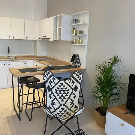Cheerful 2-bedroom In Apartment Golem (Tirana)