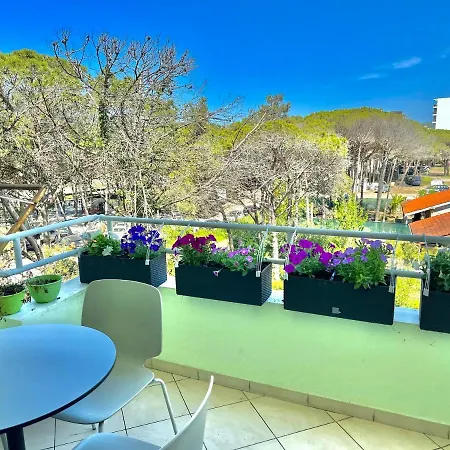 Cheerful 2-bedroom In Golem (Tirana)