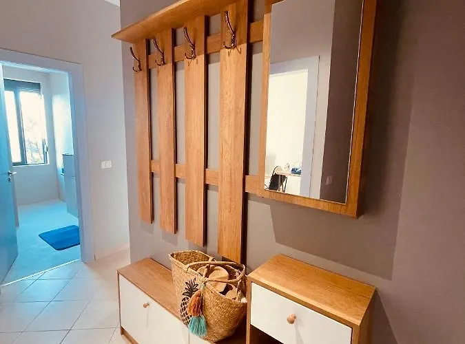 Cheerful 2-bedroom In * Golem (Tirana)