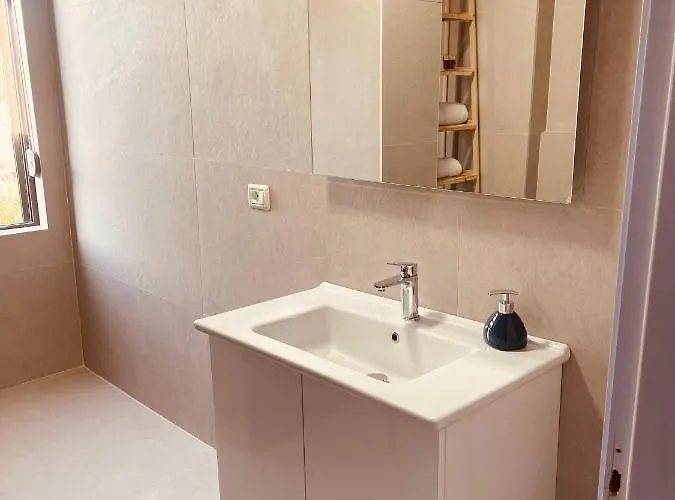 Cheerful 2-bedroom In Apartamento